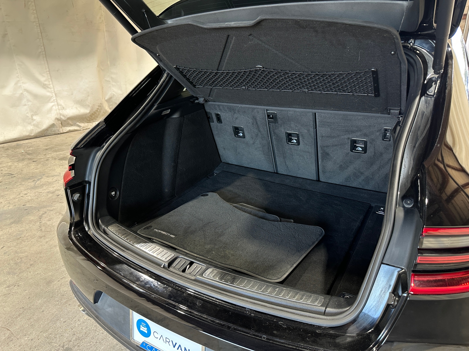 Thumbnail: 2018 Porsche Macan - 6