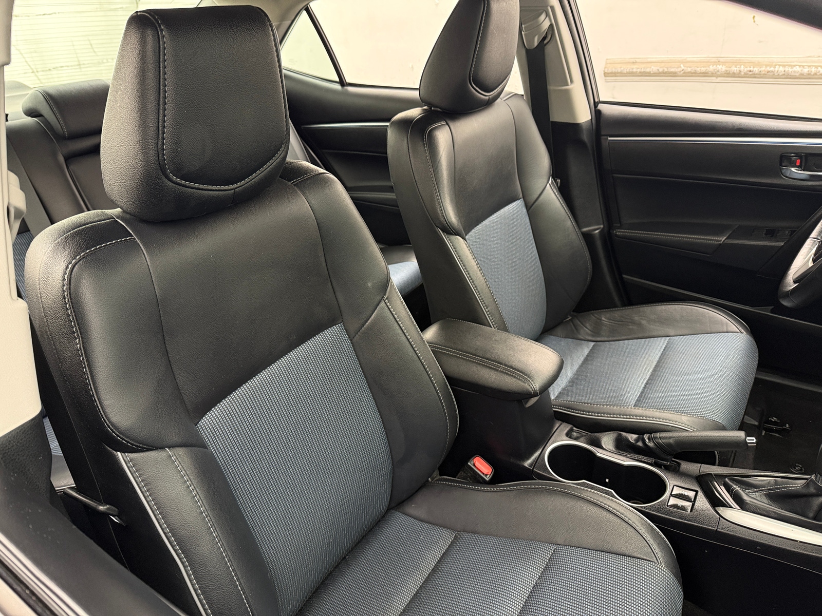 Thumbnail: 2016 Toyota Corolla - 2