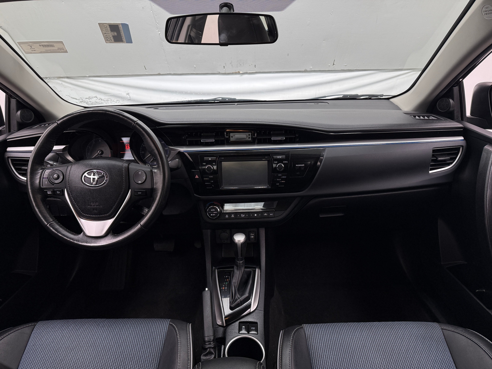 Thumbnail: 2016 Toyota Corolla - 3