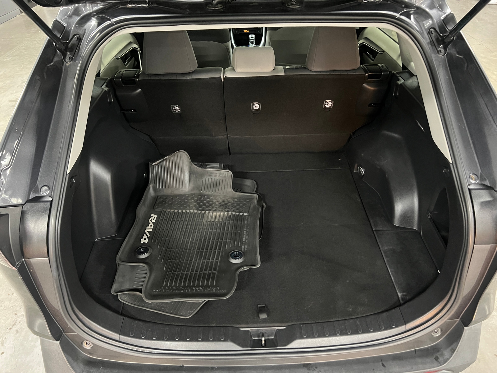 Thumbnail: 2021 Toyota RAV4 - 7