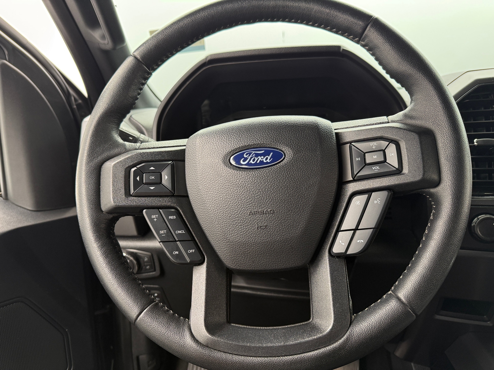 Thumbnail: 2020 Ford Econoline - 5