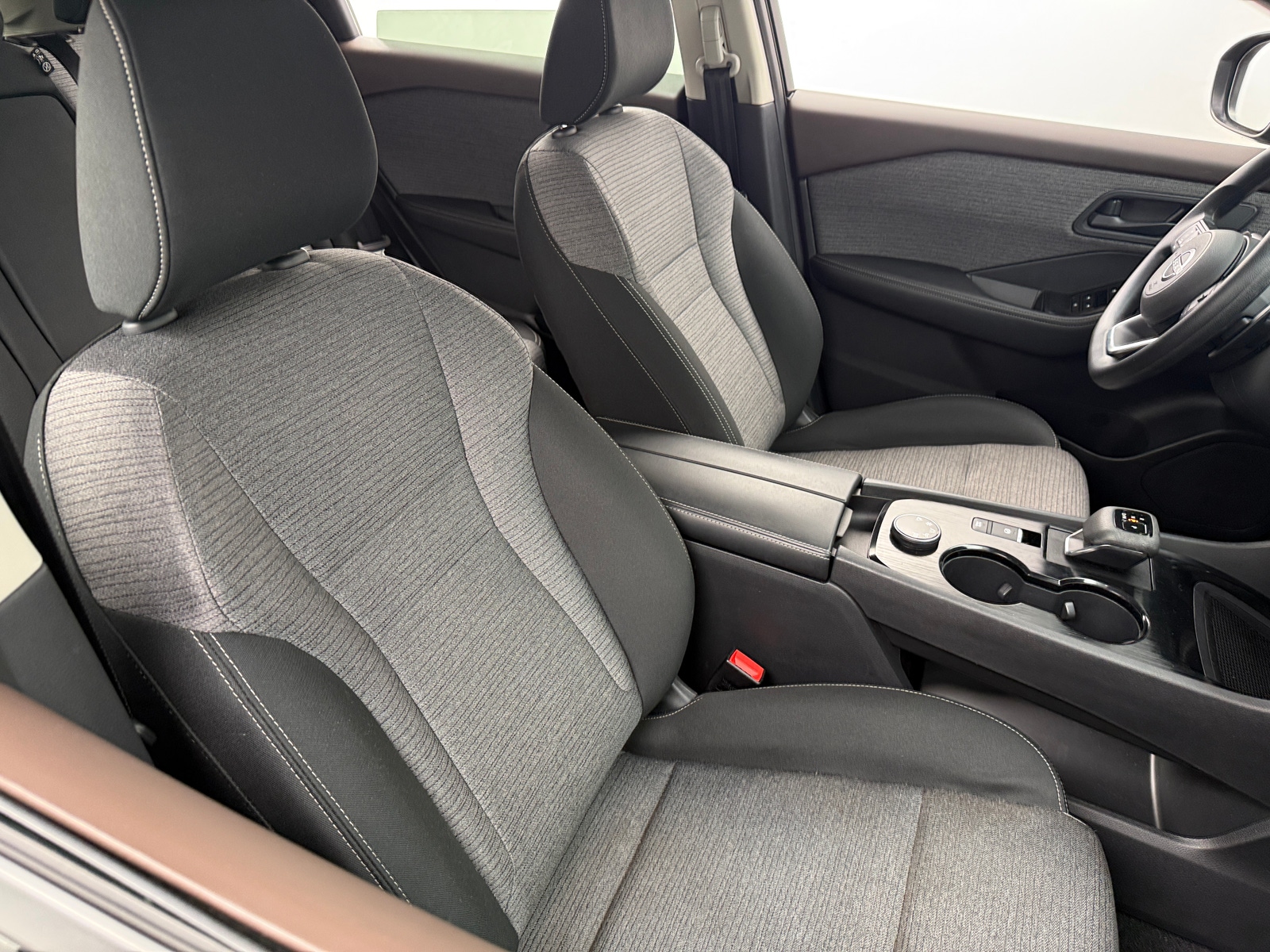 Thumbnail: 2022 Nissan Rogue - 2