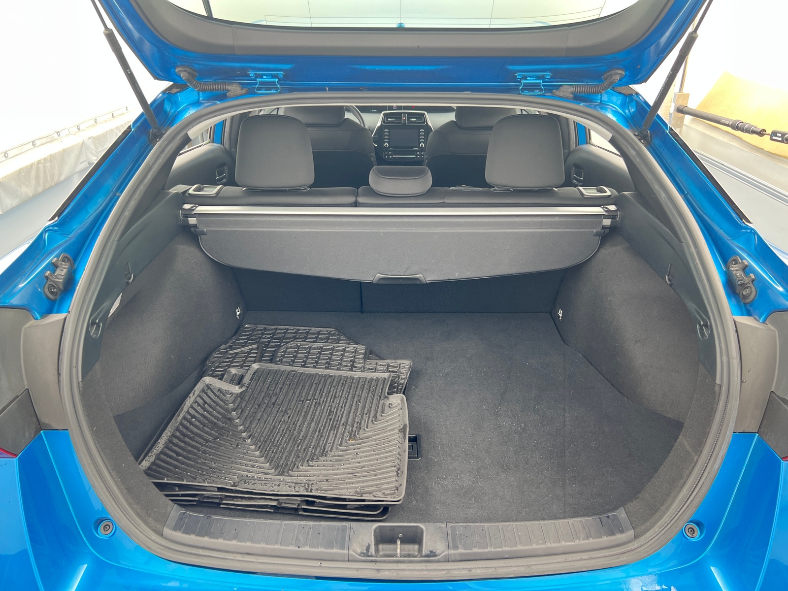 Thumbnail: 2022 Toyota Prius - 7