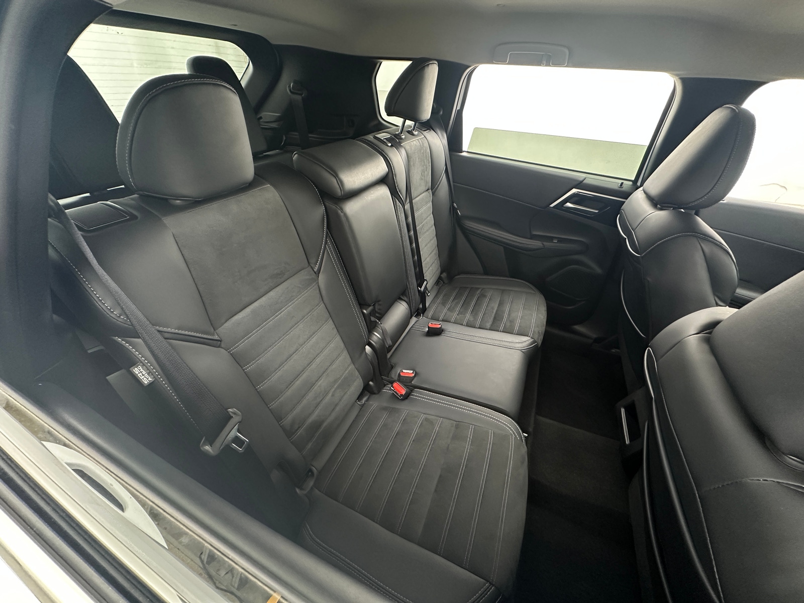 Thumbnail: 2024 Mitsubishi Outlander - 5