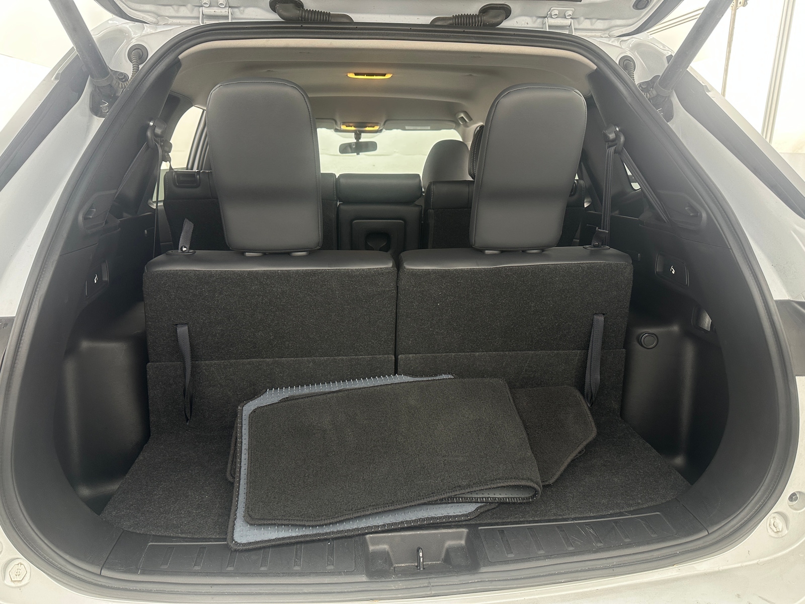 Thumbnail: 2024 Mitsubishi Outlander - 6