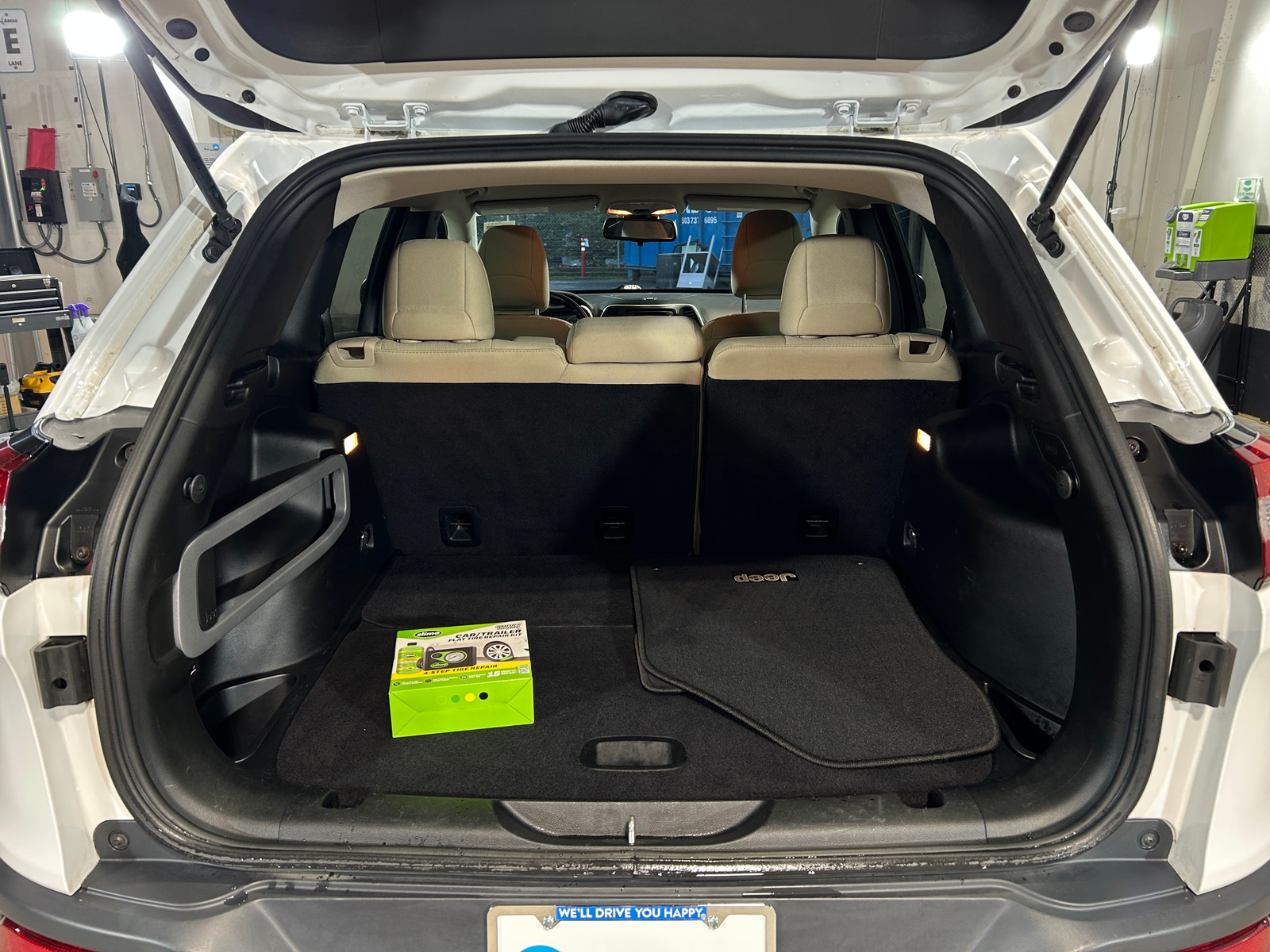 Thumbnail: 2016 Jeep Cherokee - 7