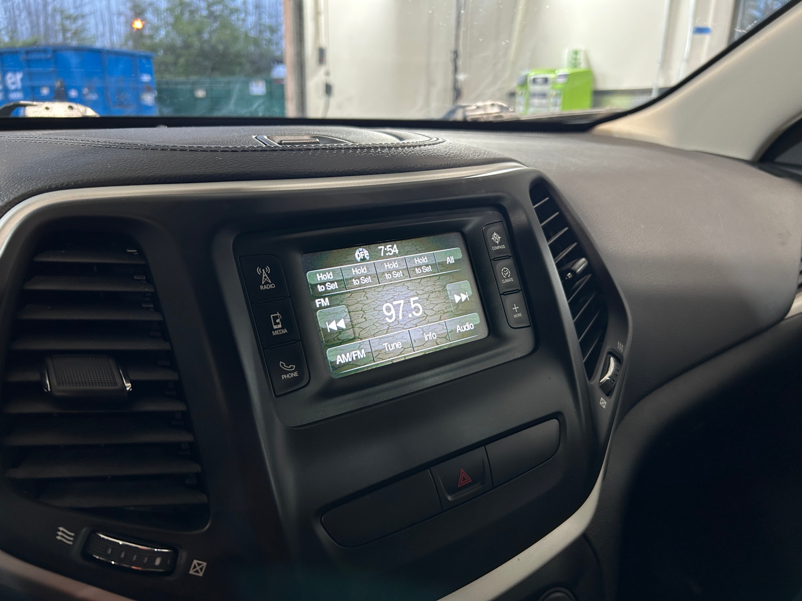 Thumbnail: 2016 Jeep Cherokee - 4