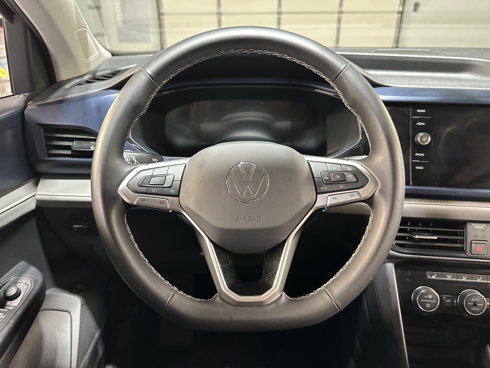 Thumbnail: 2024 Volkswagen Taos - 4