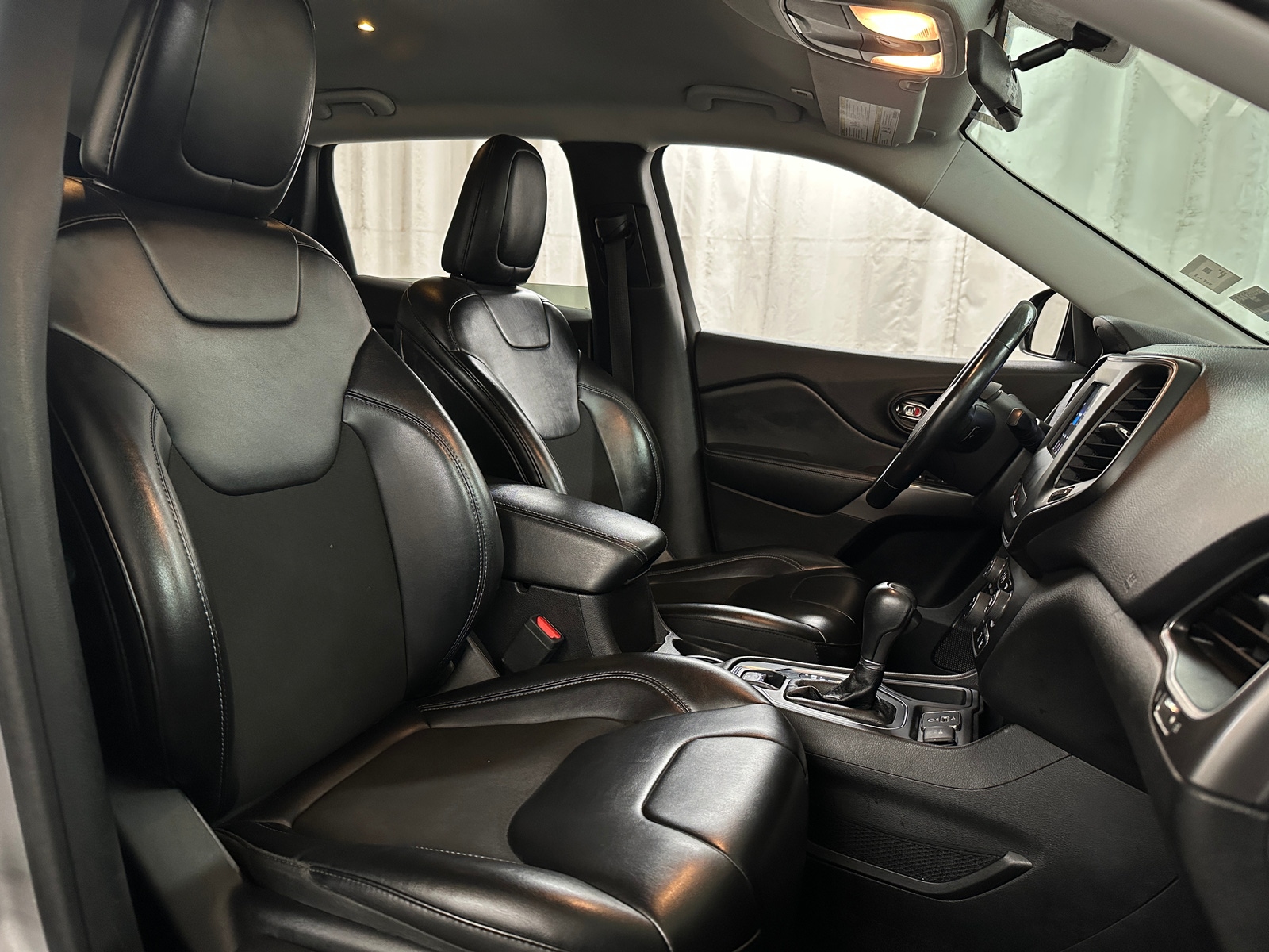 Thumbnail: 2019 Jeep Cherokee - 2