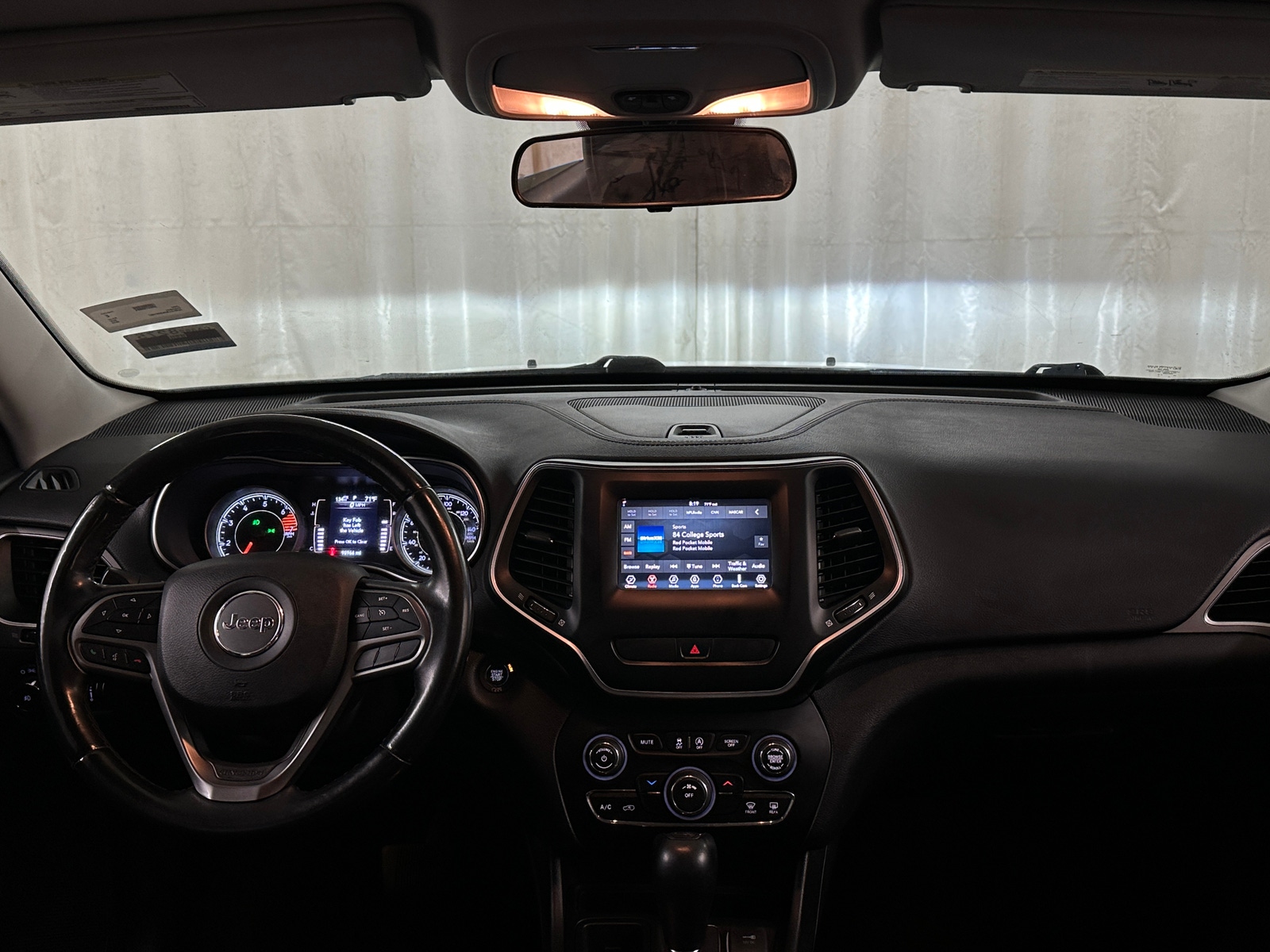 Thumbnail: 2019 Jeep Cherokee - 3