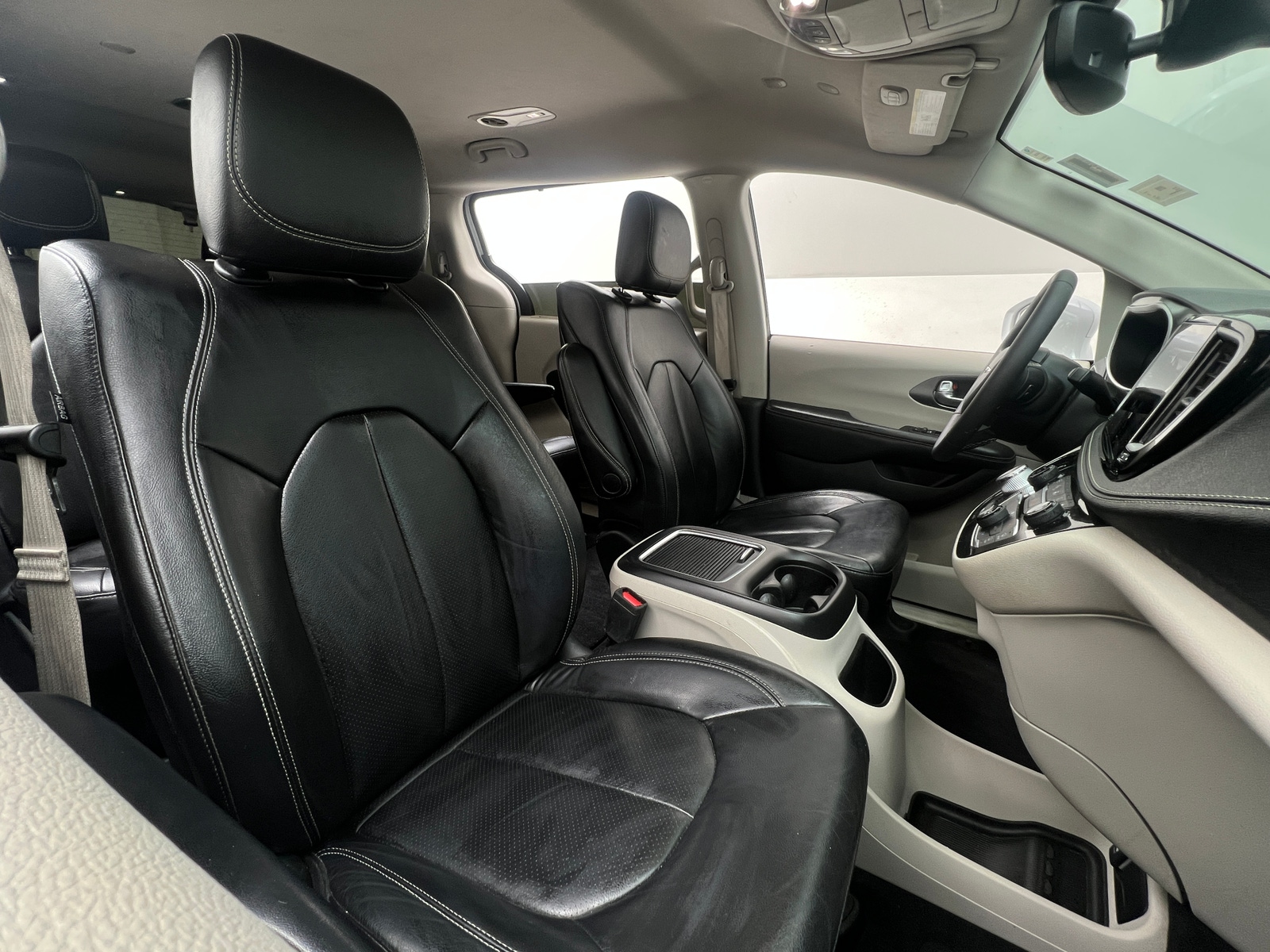 Thumbnail: 2022 Chrysler Pacifica - 2