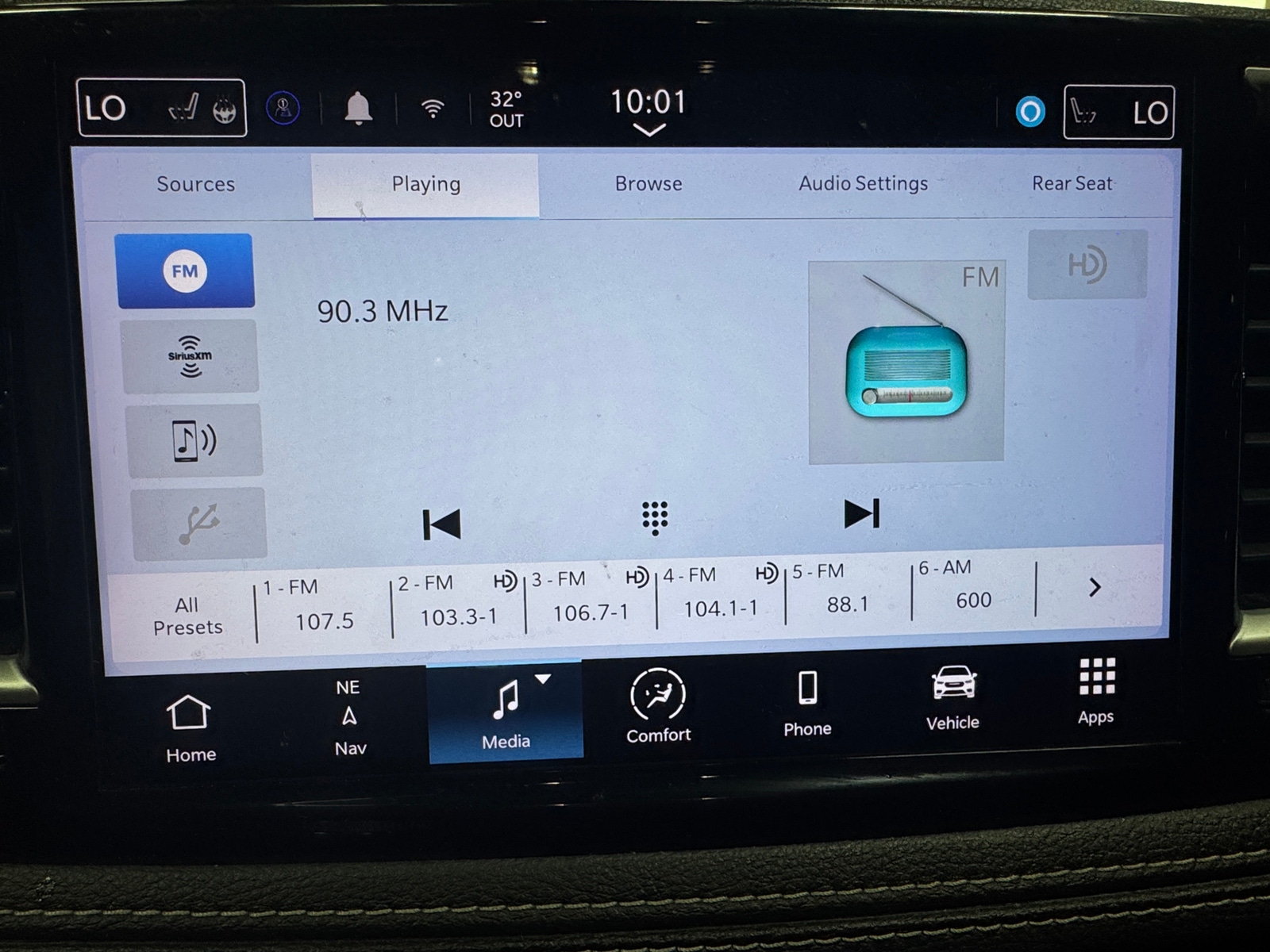 Thumbnail: 2022 Chrysler Pacifica - 4