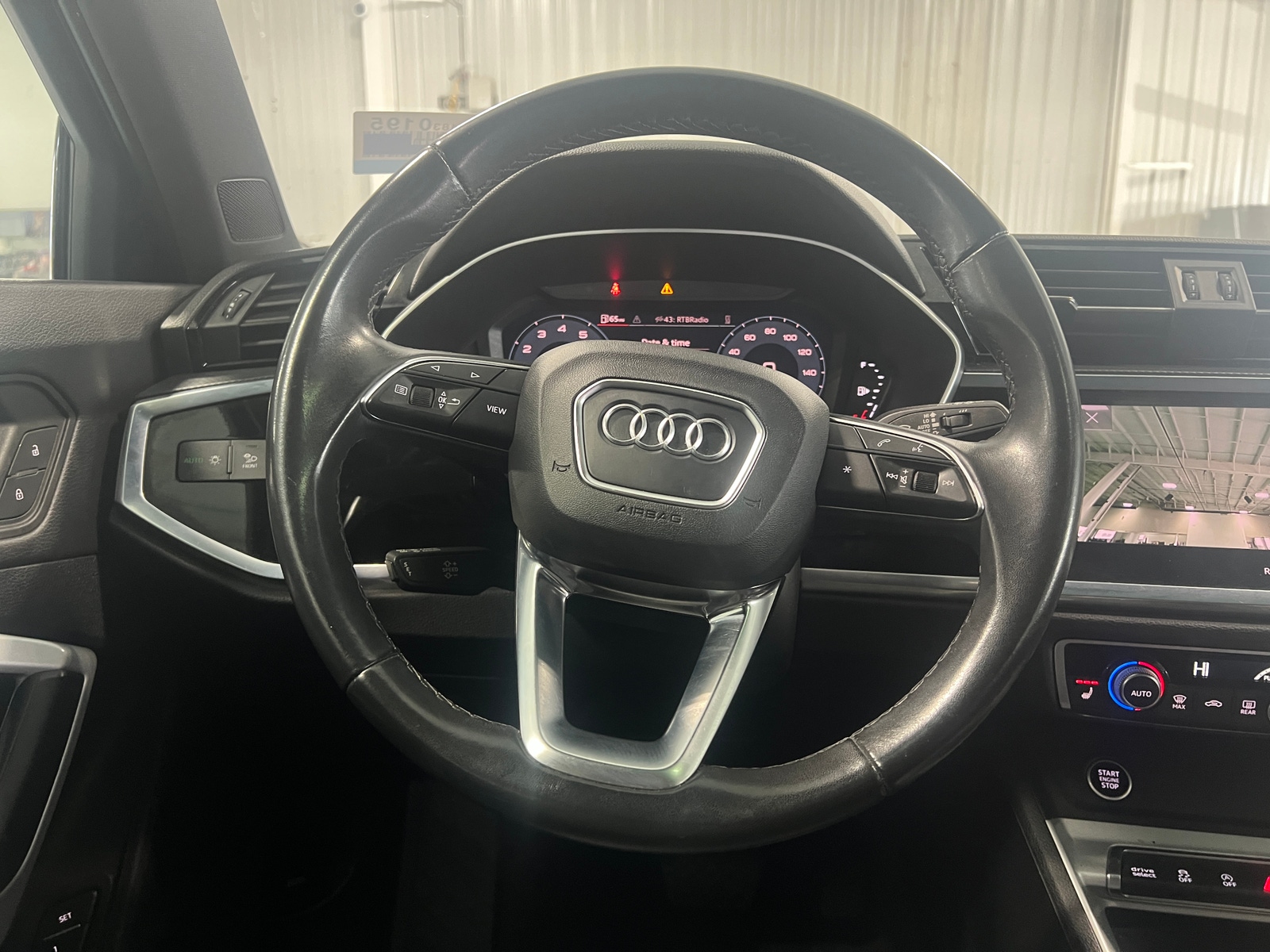 Thumbnail: 2023 Audi Q3 - 4