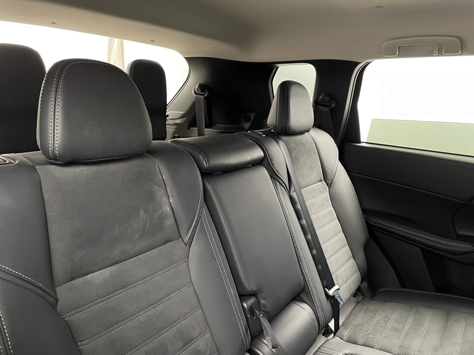 Thumbnail: 2024 Mitsubishi Outlander - 5