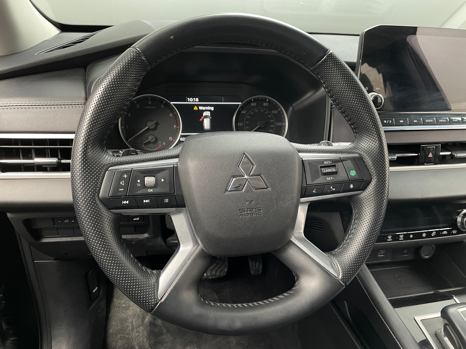 Thumbnail: 2024 Mitsubishi Outlander - 4