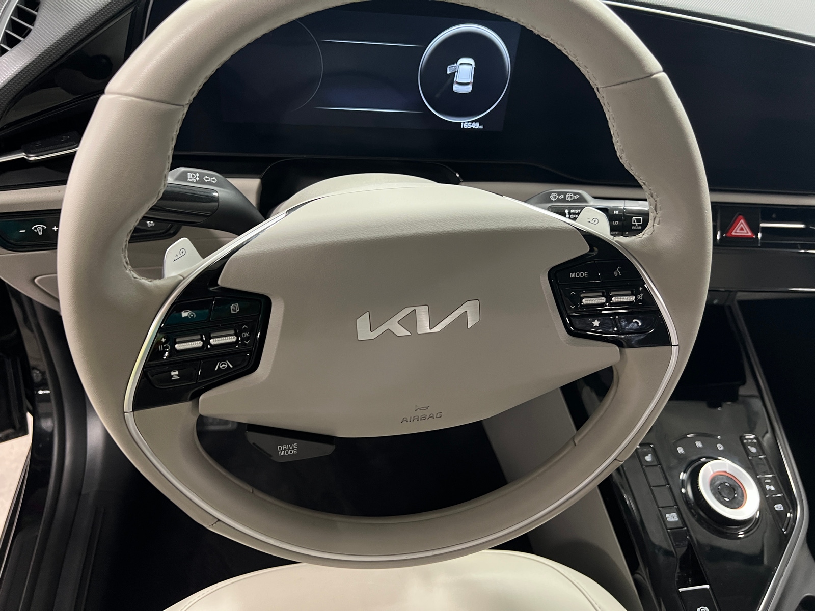 Thumbnail: 2023 Kia Niro - 4