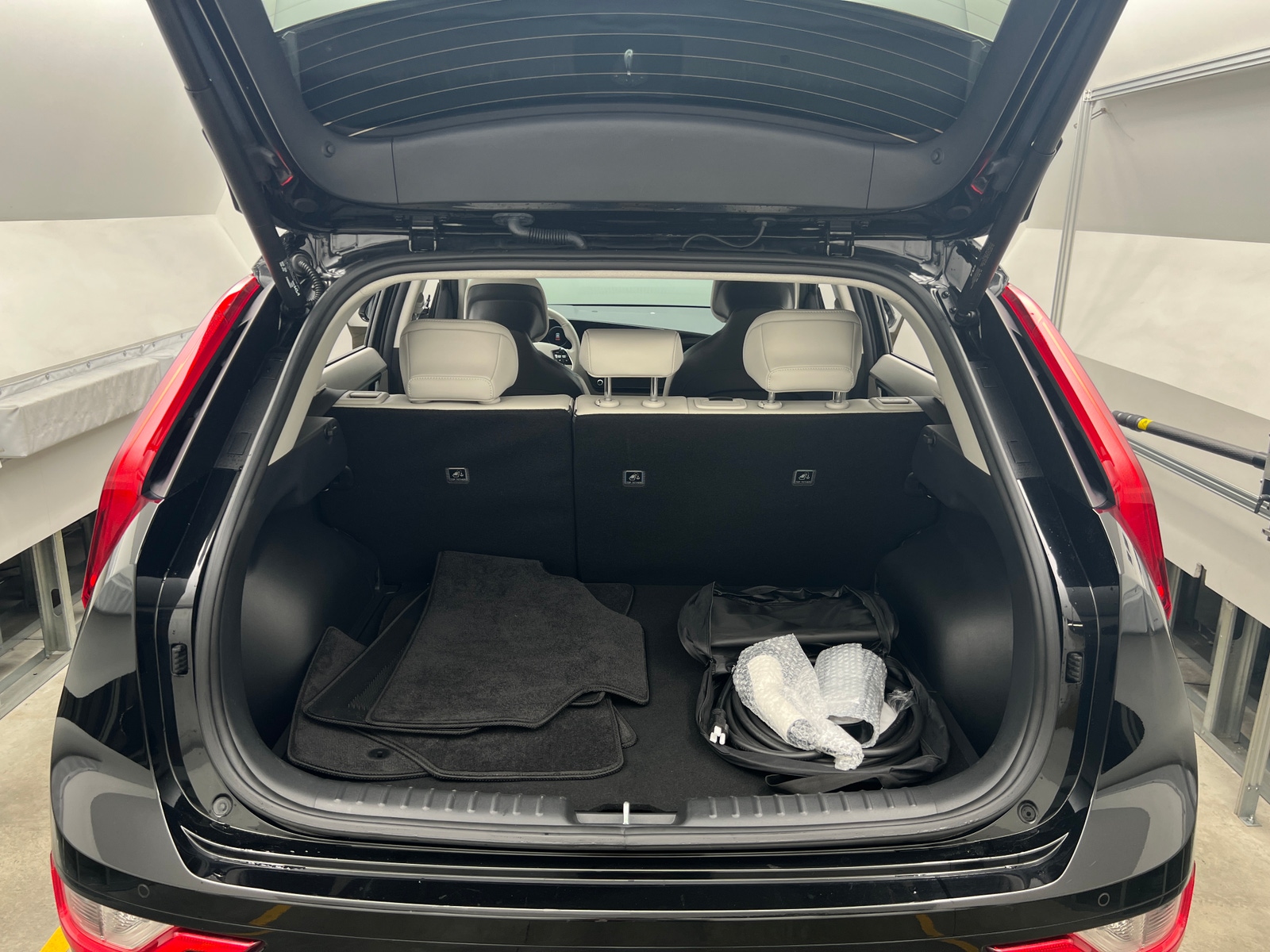 Thumbnail: 2023 Kia Niro - 6