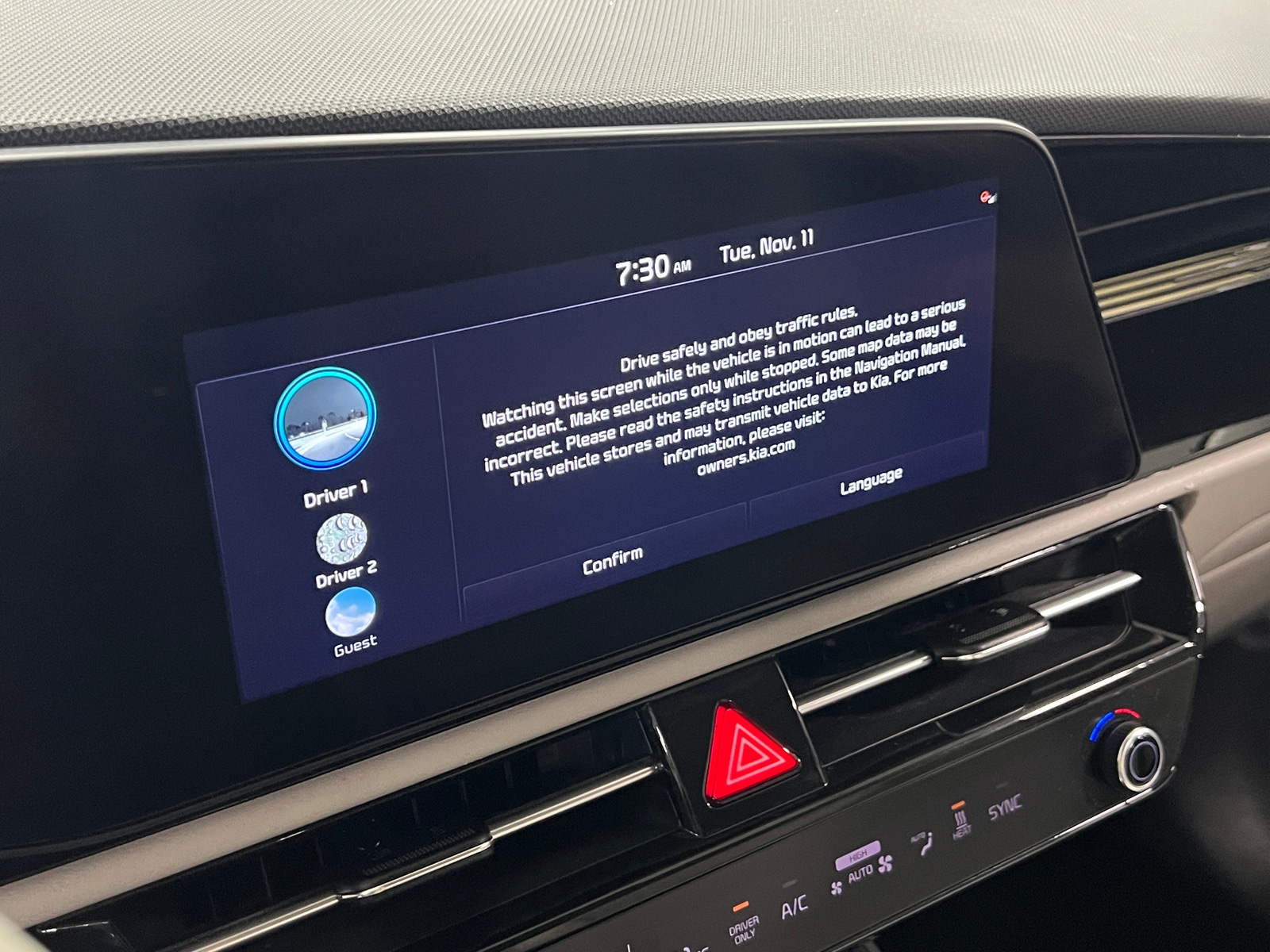 Thumbnail: 2023 Kia Niro - 3