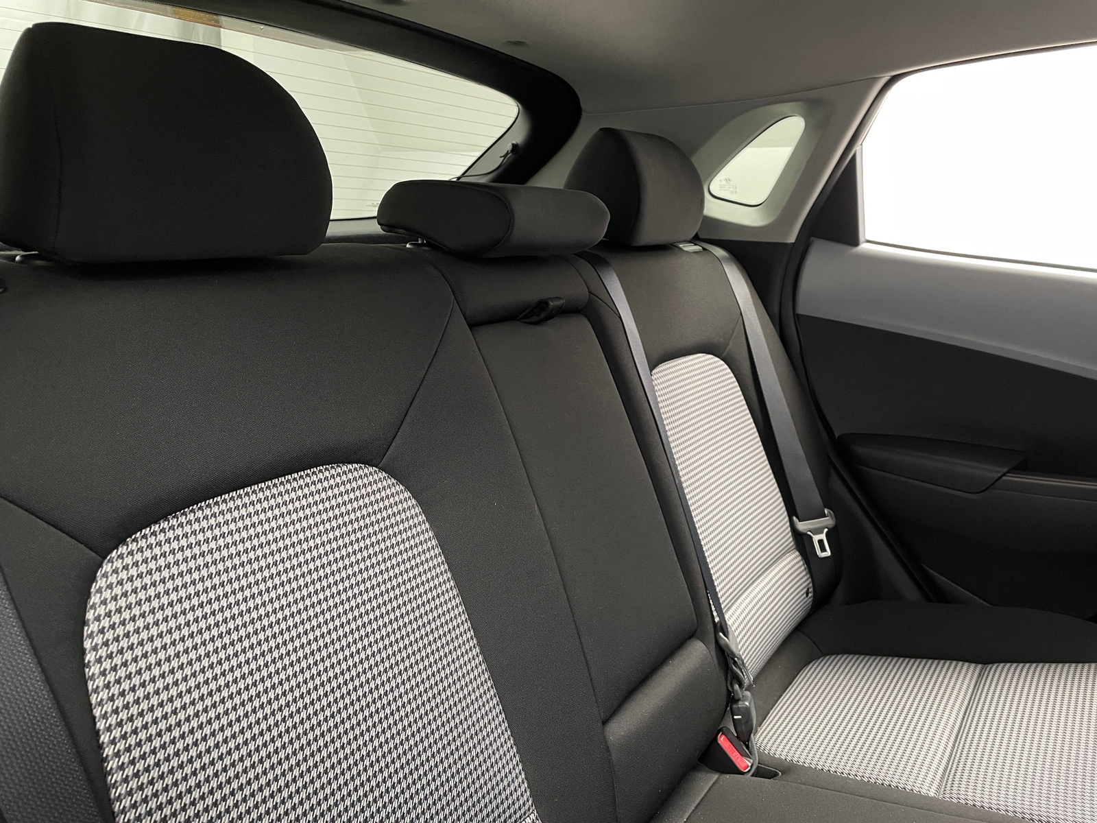 Thumbnail: 2021 Hyundai Kona - 6