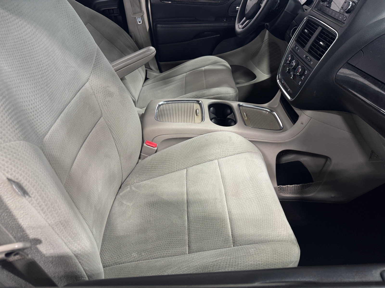 Thumbnail: 2014 Dodge Grand Caravan - 2