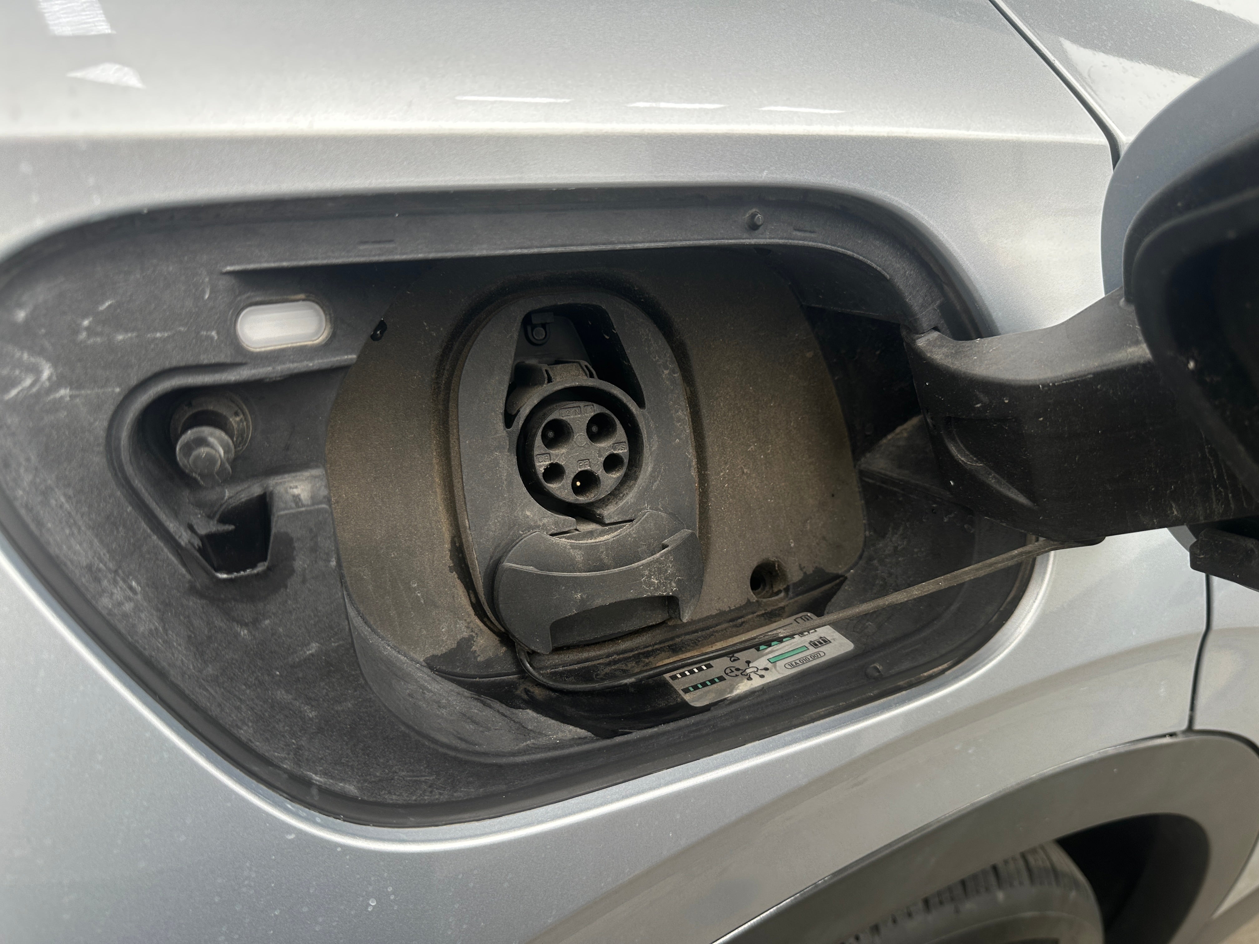 Used 2021 Volkswagen ID.4 PRO S with VIN WVGTMPE25MP061809 for sale in Oak Creek, WI