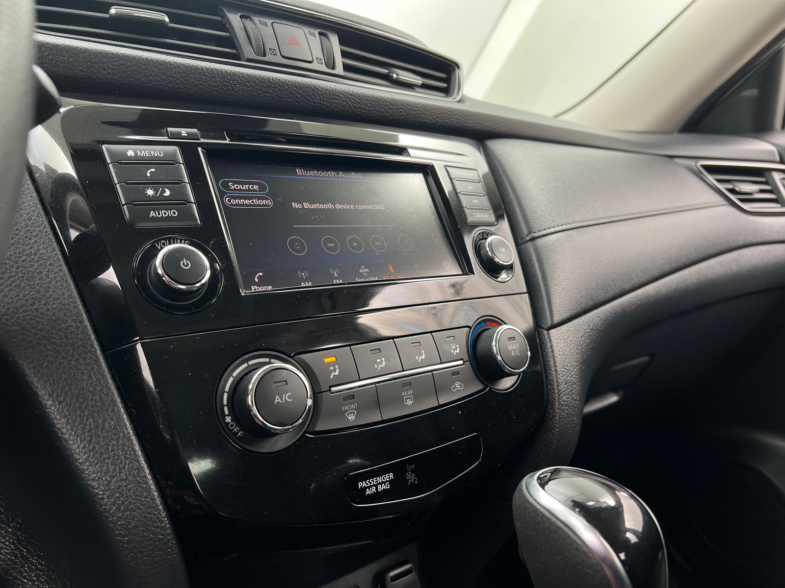 Thumbnail: 2019 Nissan Rogue - 4