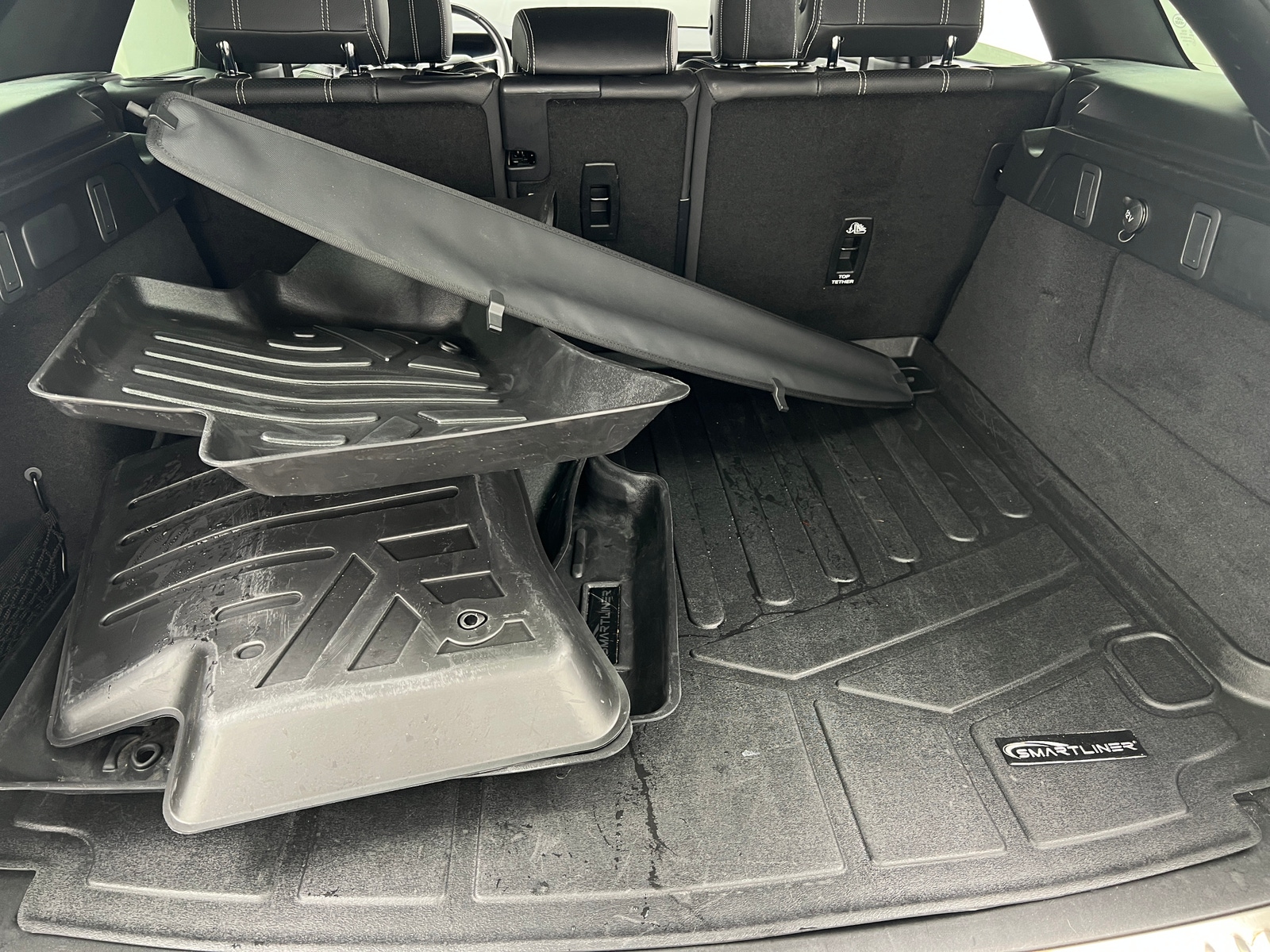 Thumbnail: 2021 Land Rover Range Rover Velar - 6