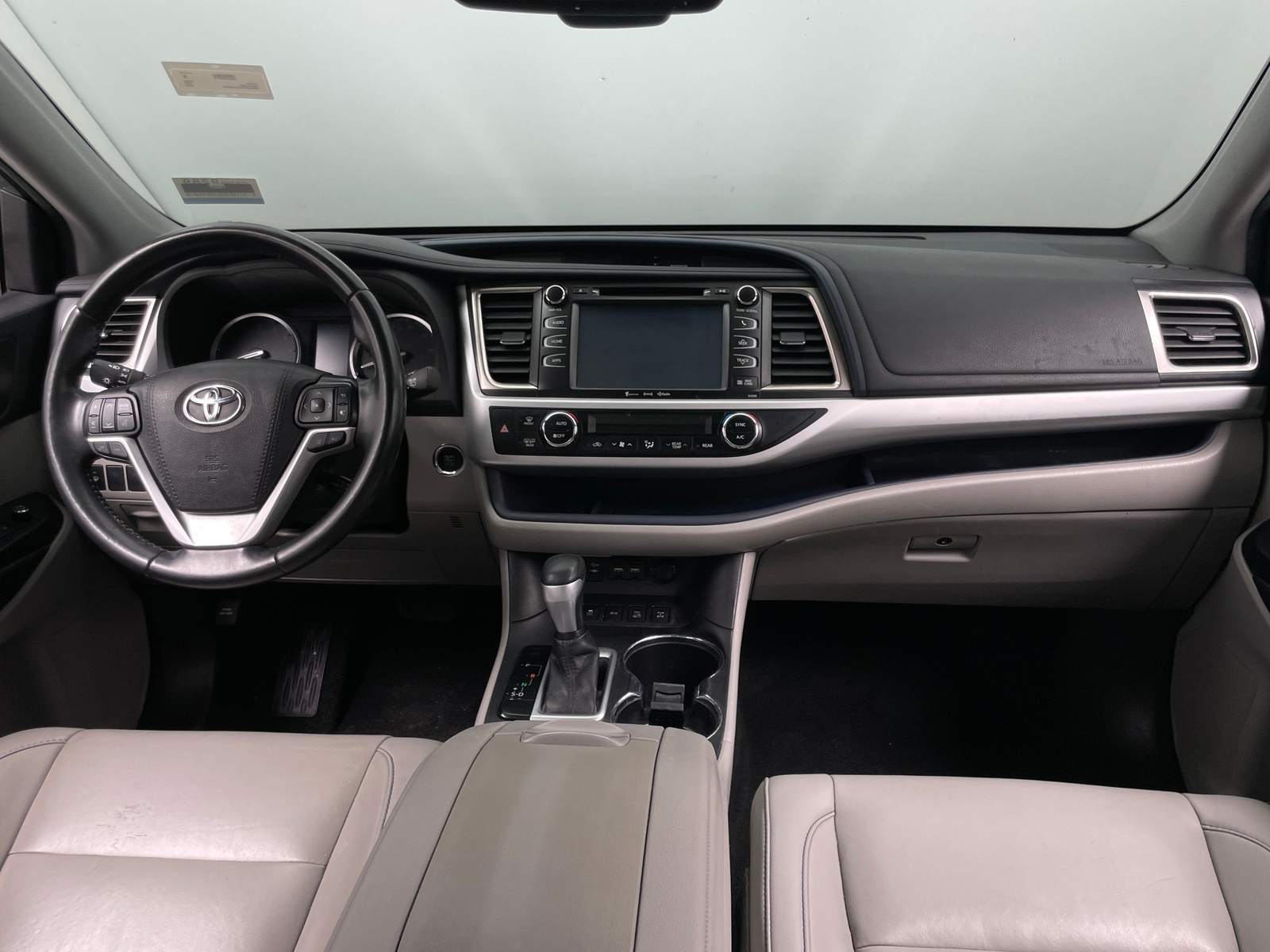 Thumbnail: 2019 Toyota Highlander - 2