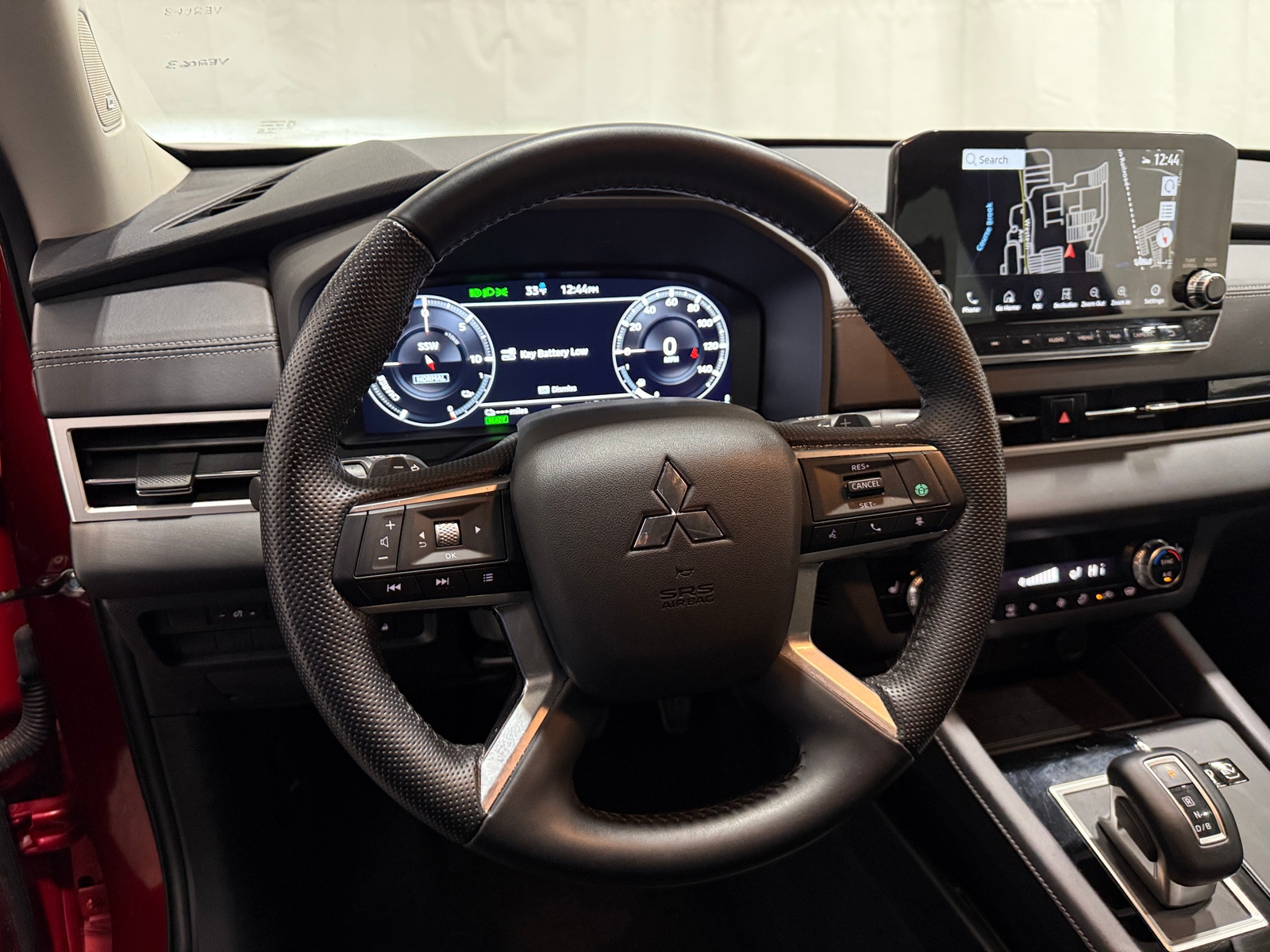 Thumbnail: 2023 Mitsubishi Outlander - 4