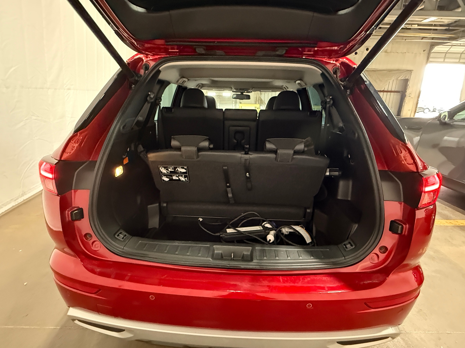 Thumbnail: 2023 Mitsubishi Outlander - 6