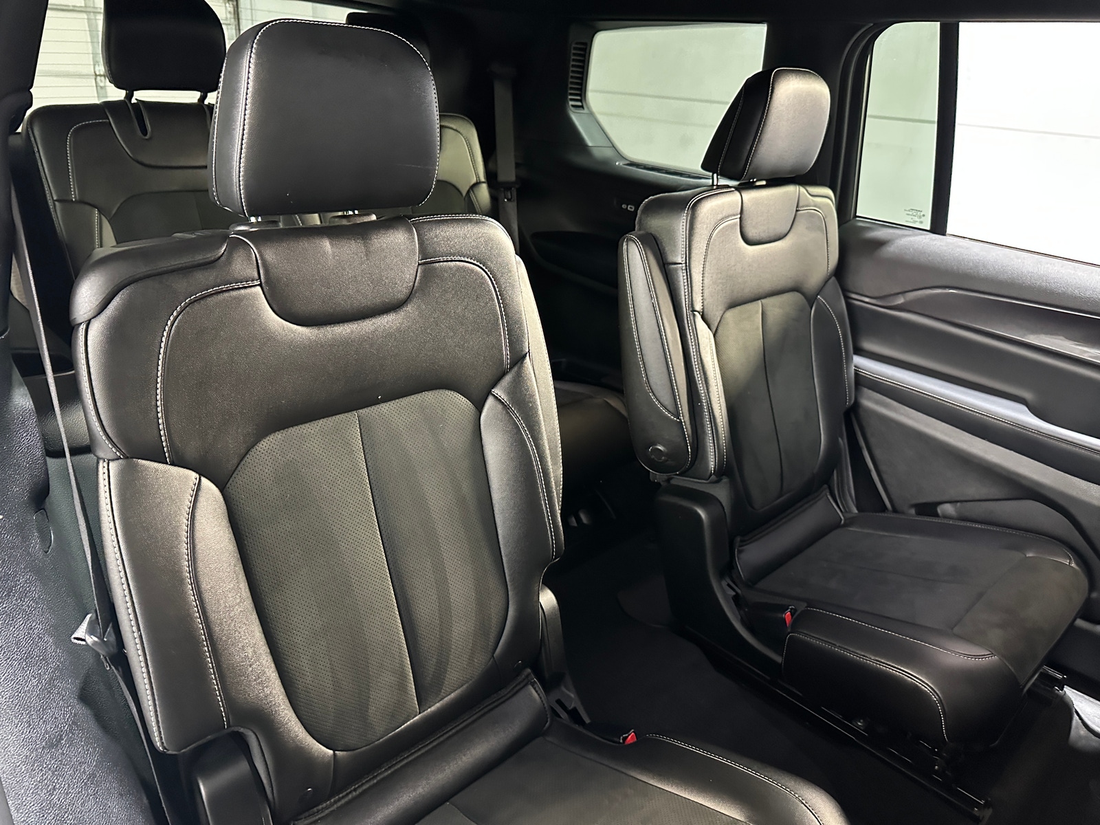 Thumbnail: 2023 Jeep Grand Cherokee L - 5