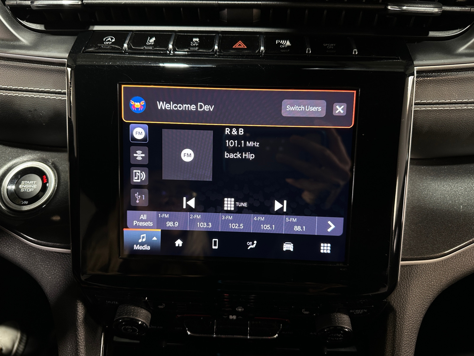 Thumbnail: 2023 Jeep Grand Cherokee L - 3