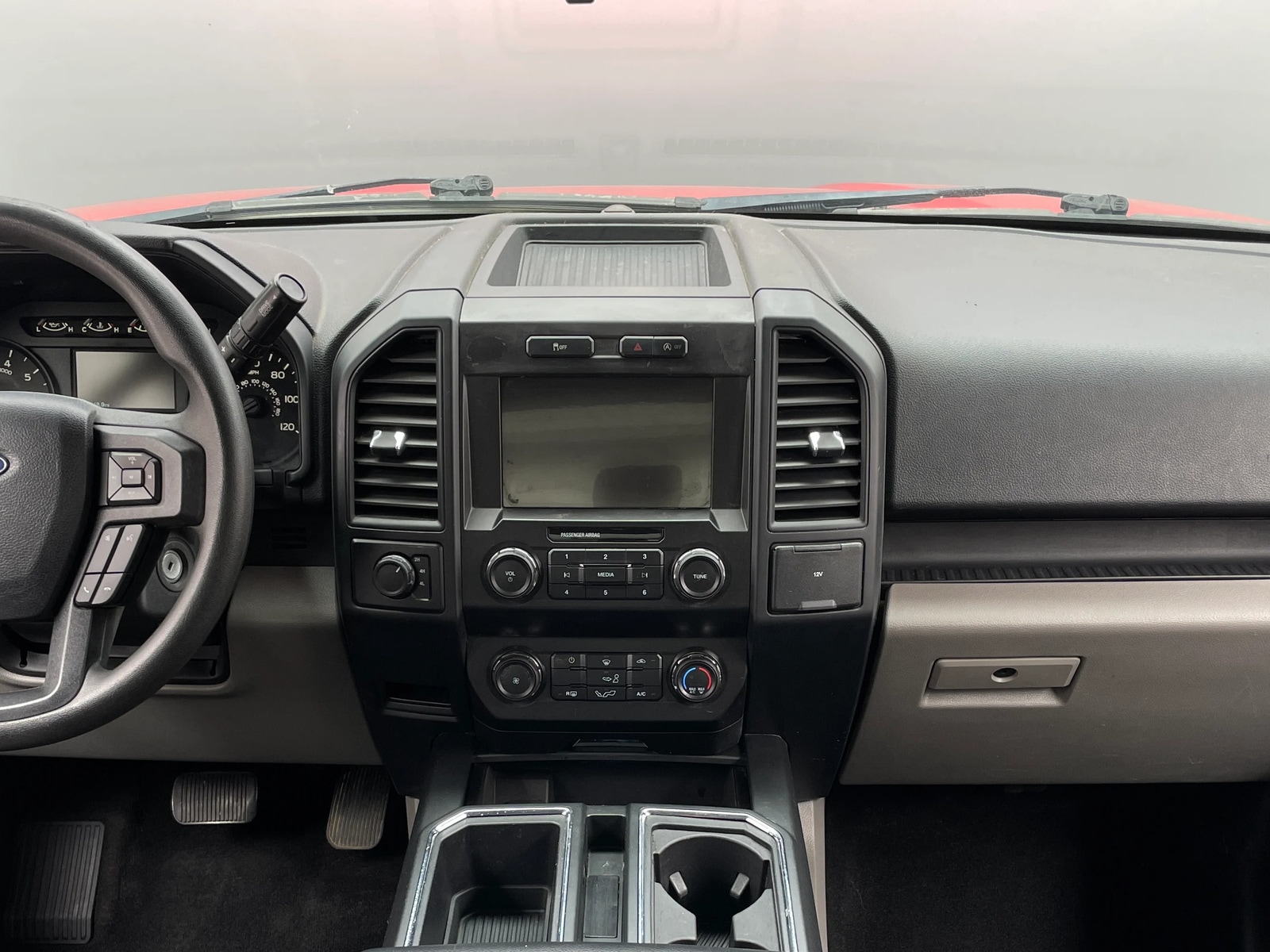 Thumbnail: 2019 Ford Econoline - 3