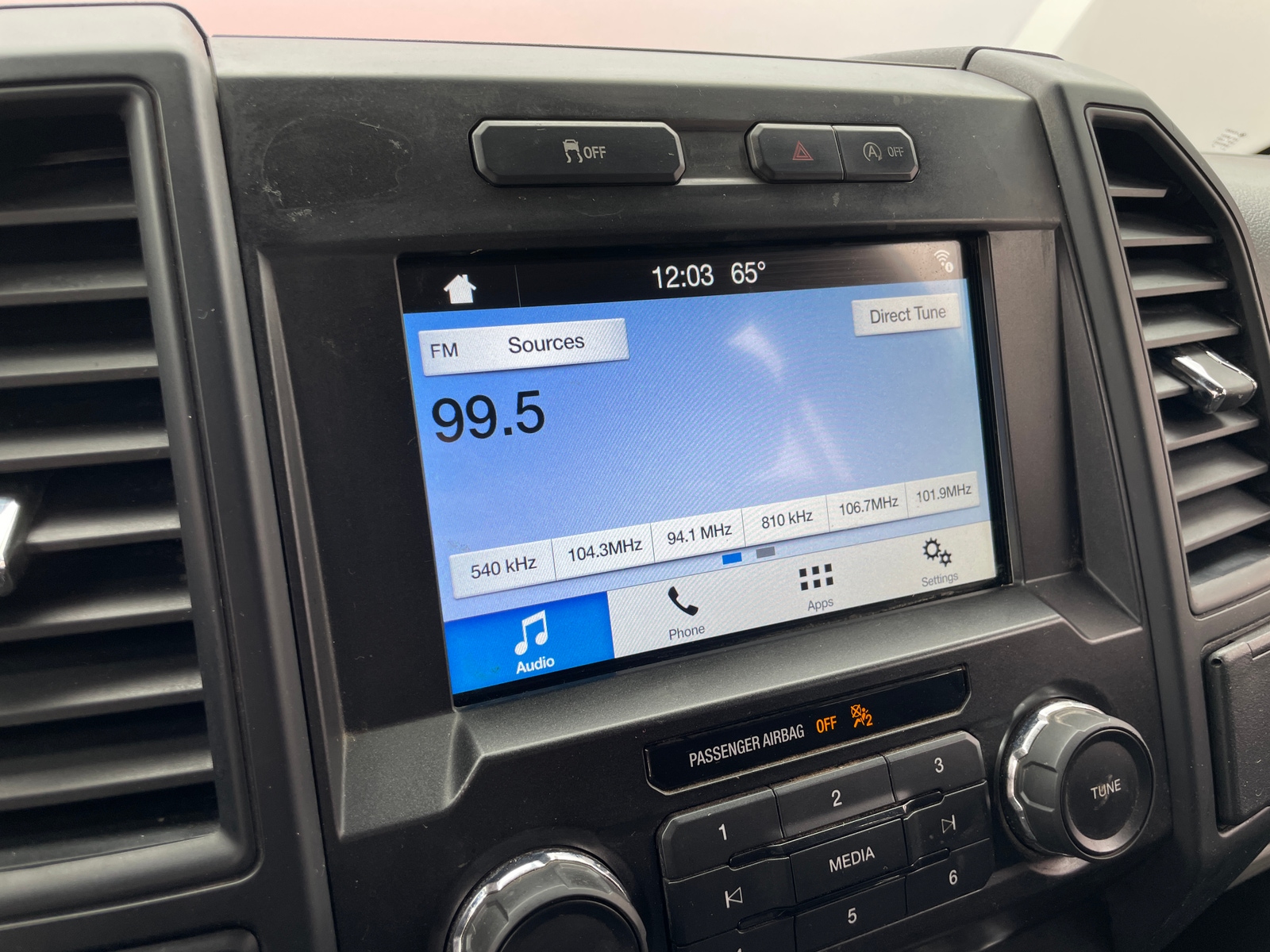 Thumbnail: 2019 Ford Econoline - 4