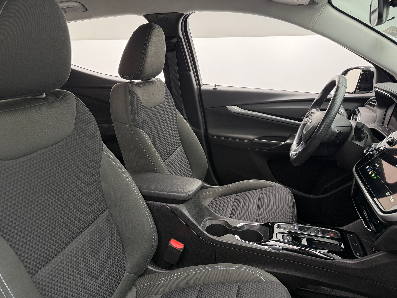 Thumbnail: 2023 Chevrolet Bolt EUV - 2