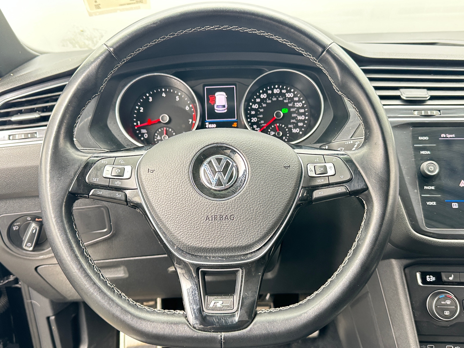 Thumbnail: 2021 Volkswagen Tiguan - 4