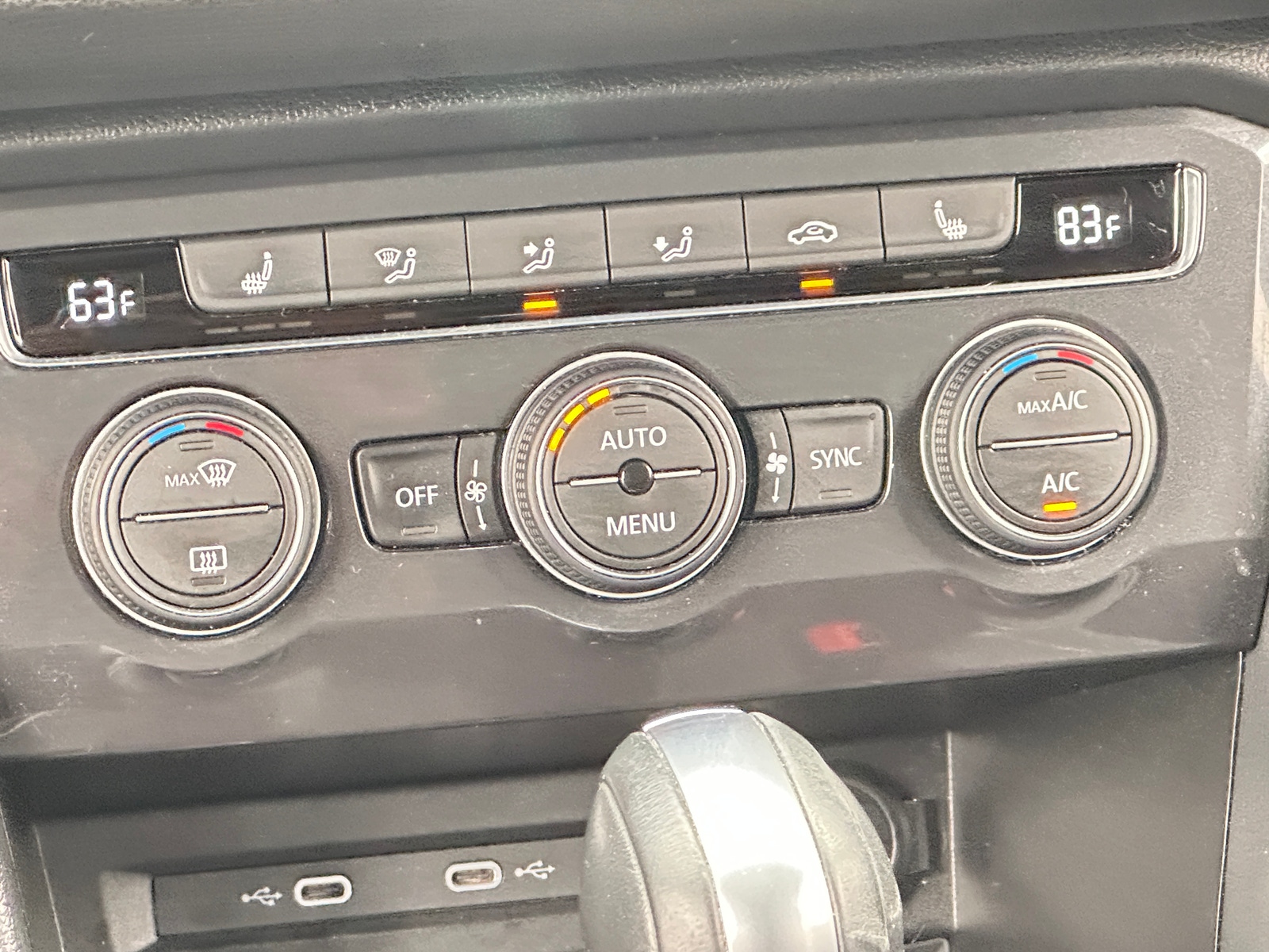 Thumbnail: 2021 Volkswagen Tiguan - 3