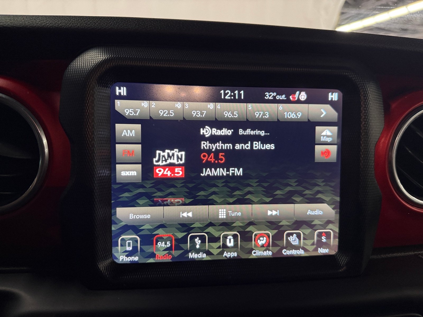 Thumbnail: 2019 Jeep Wrangler - 4