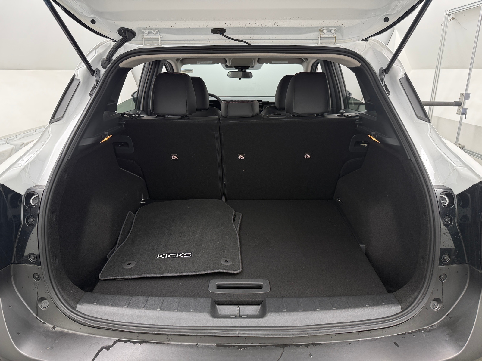 Thumbnail: 2025 Nissan Kicks - 6