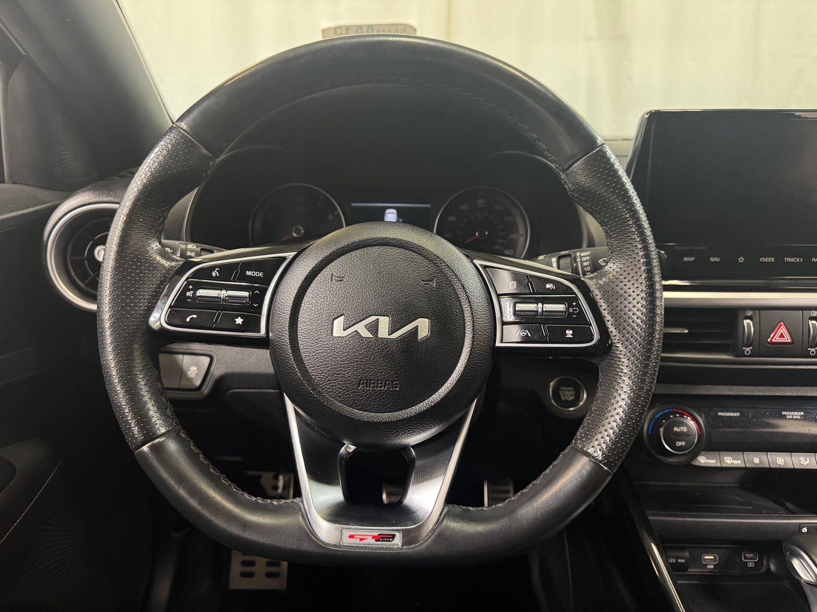 Thumbnail: 2023 Kia Forte - 5