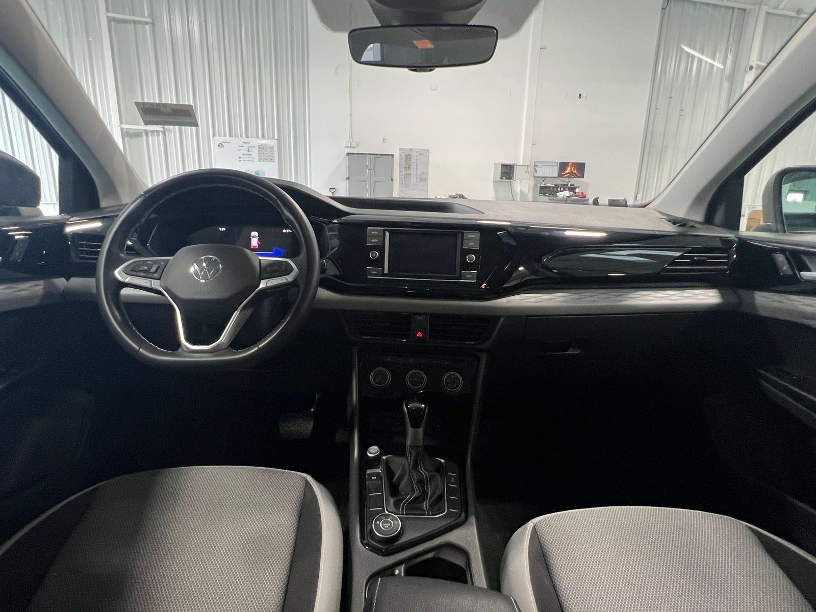 Thumbnail: 2023 Volkswagen Taos - 3