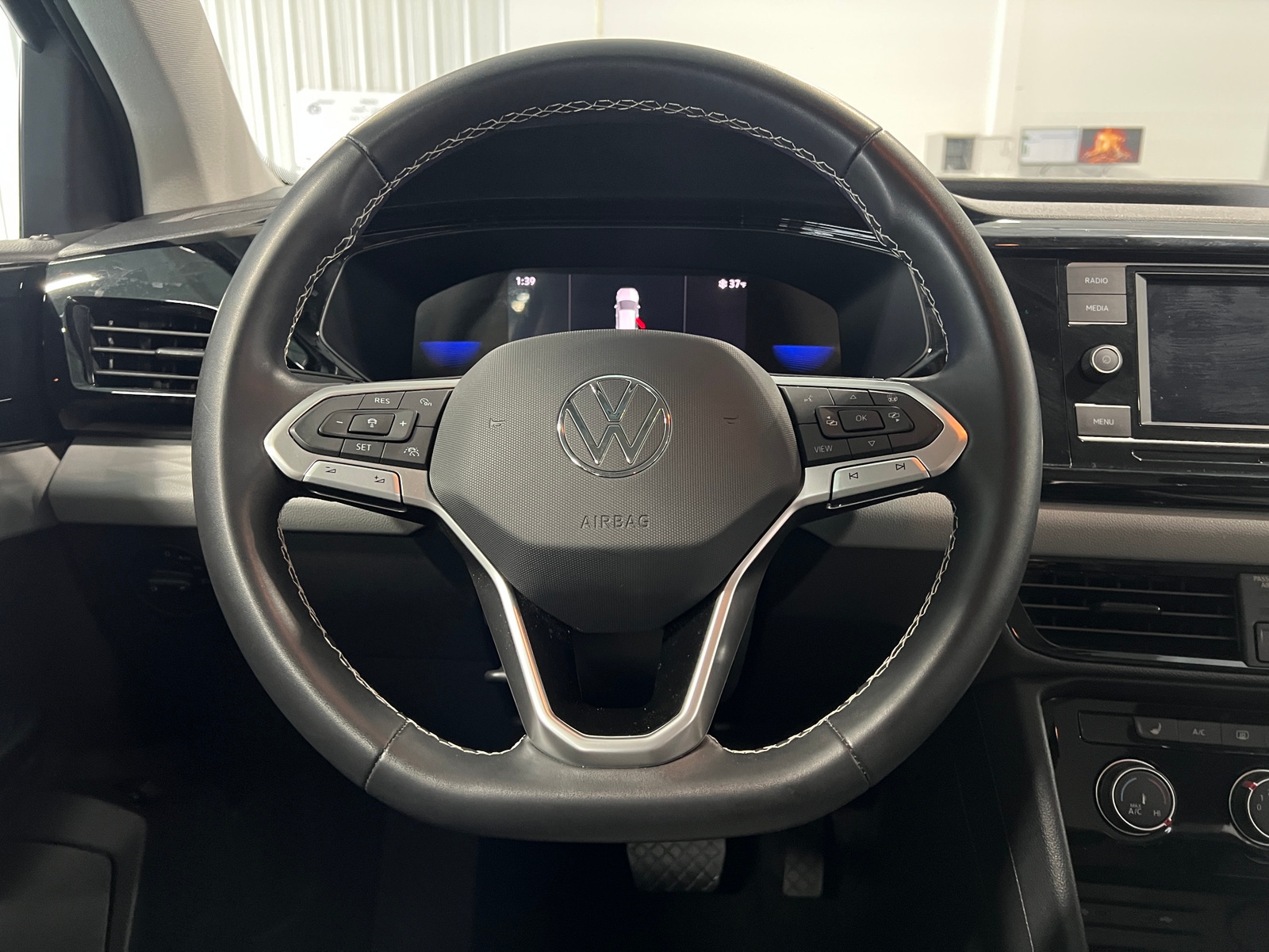 Thumbnail: 2023 Volkswagen Taos - 5