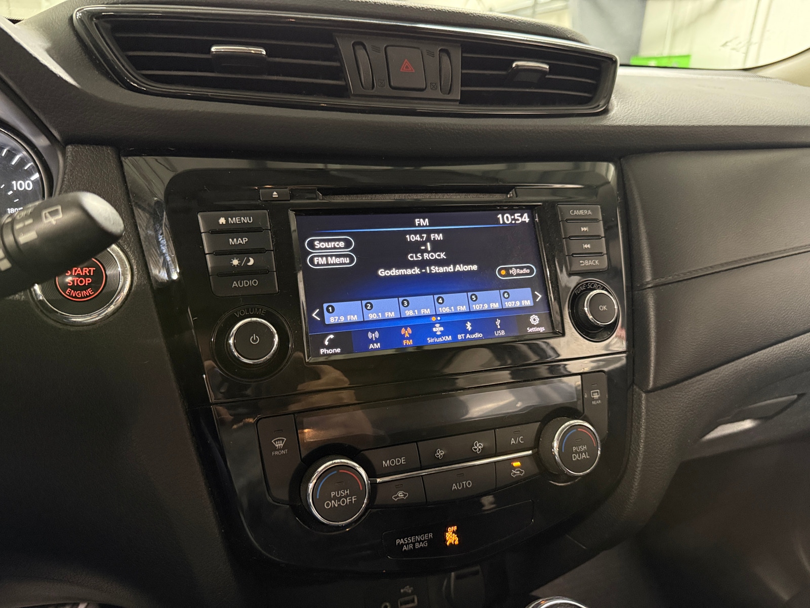 Thumbnail: 2018 Nissan Rogue - 4