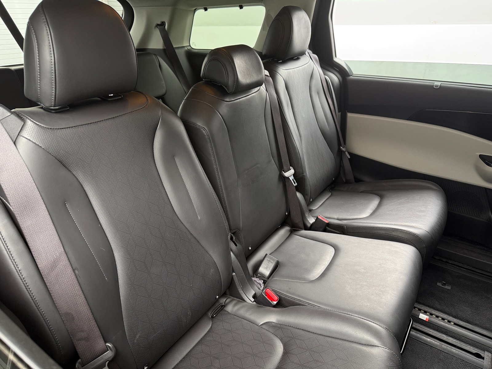 Thumbnail: 2023 Kia Carnival - 5