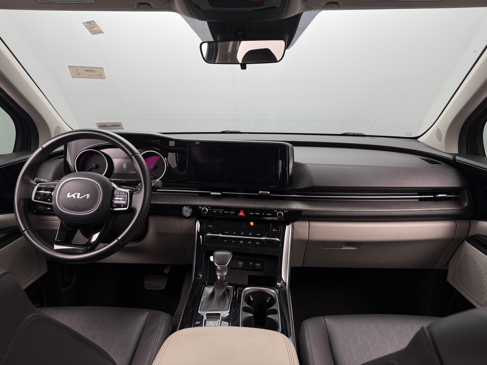 Thumbnail: 2023 Kia Carnival - 2