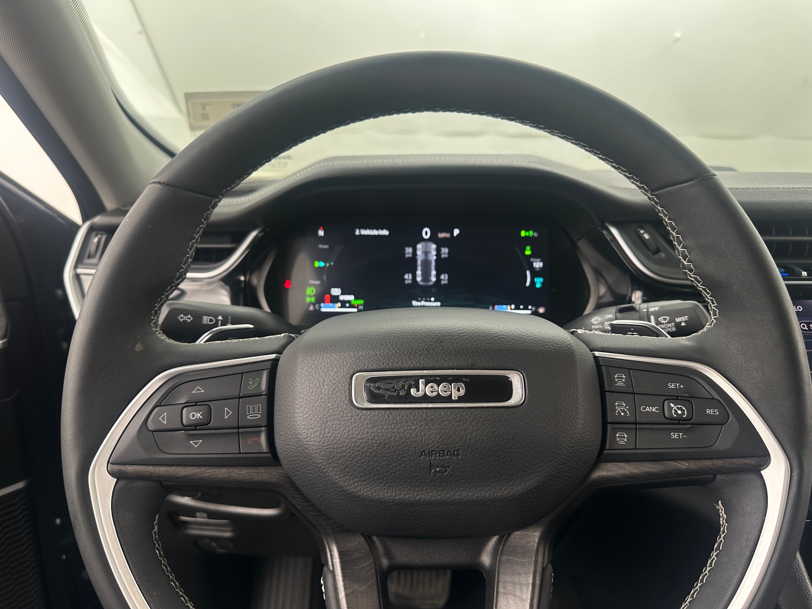 Thumbnail: 2023 Jeep Grand Cherokee - 4