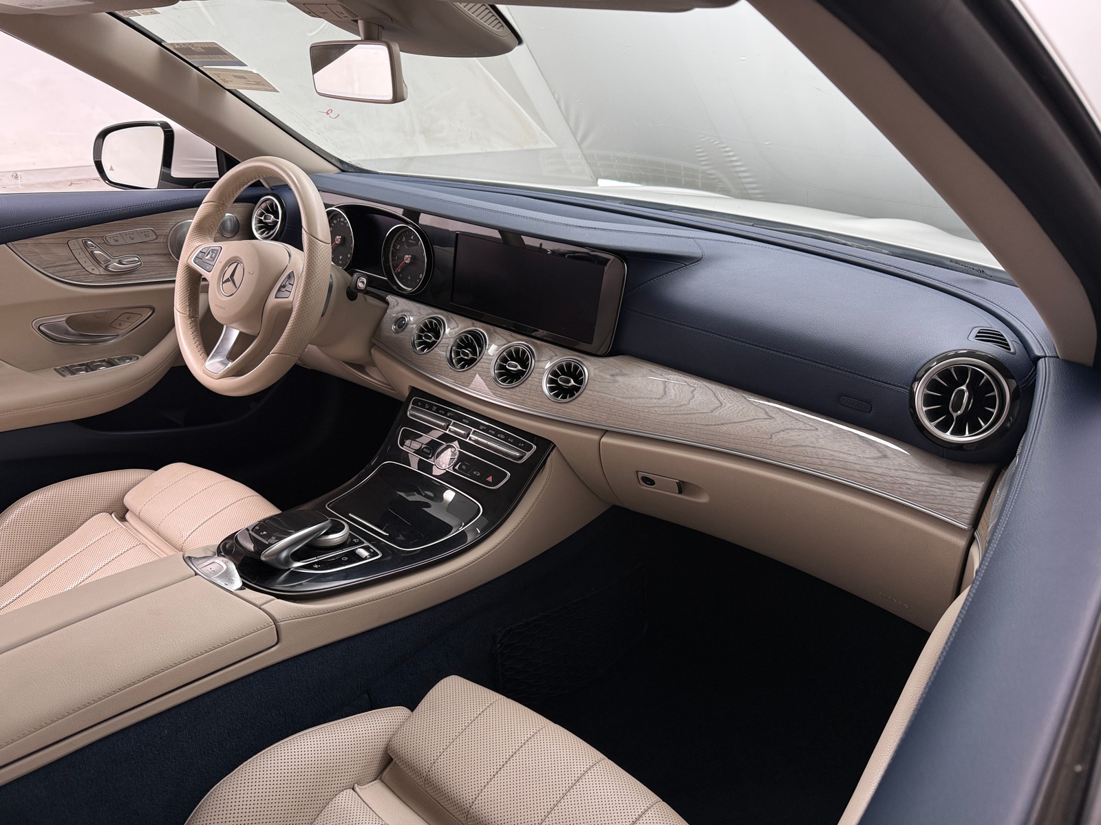 Thumbnail: 2018 Mercedes-Benz E-Class - 2