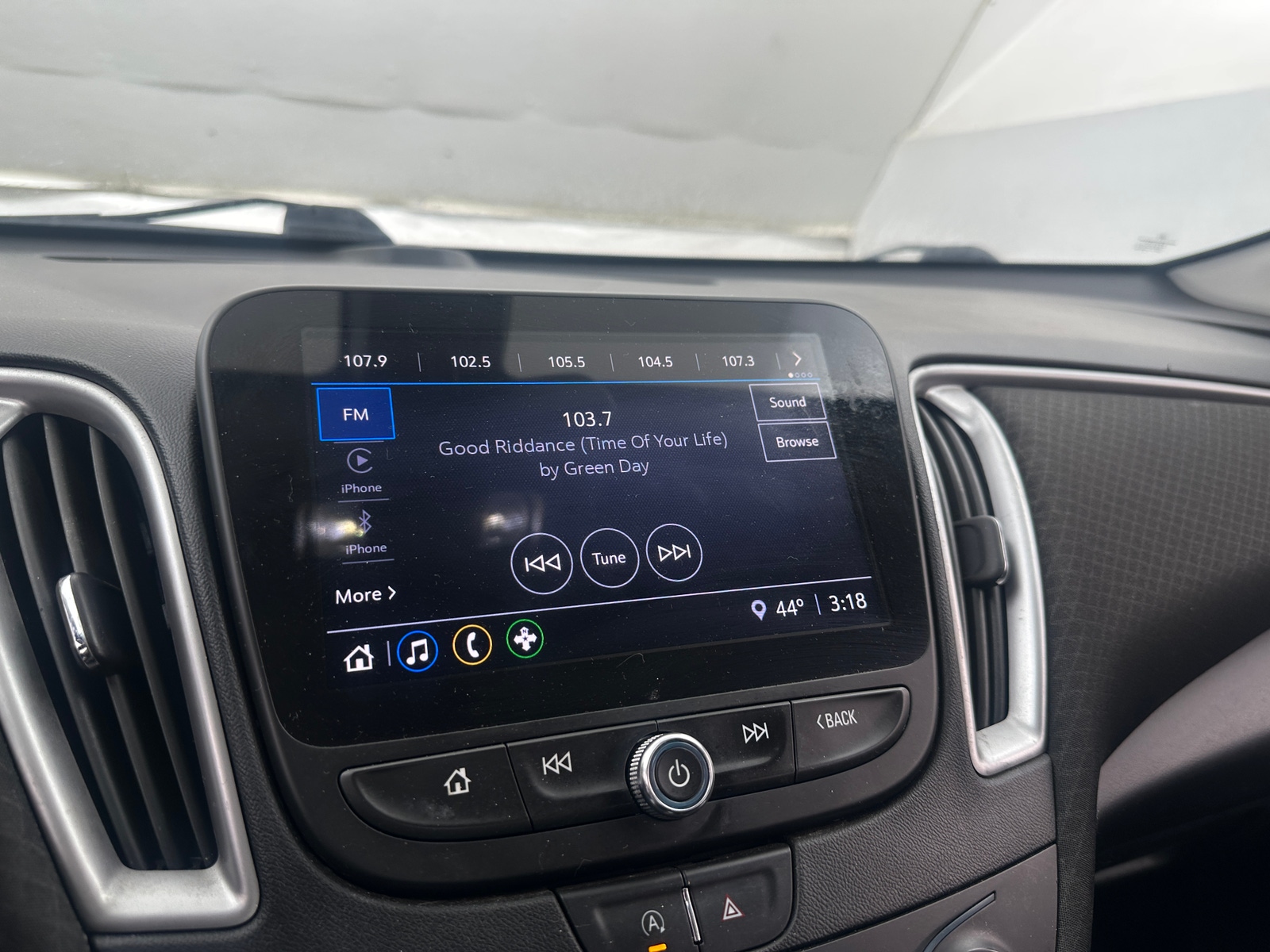 Thumbnail: 2021 Chevrolet Malibu - 4