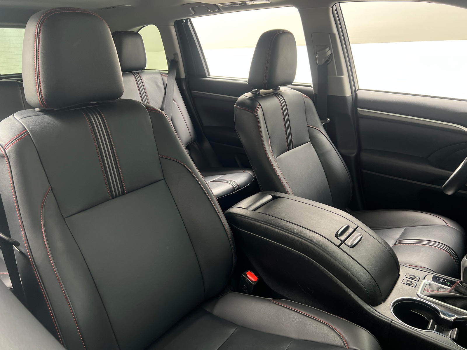 Thumbnail: 2019 Toyota Highlander - 2