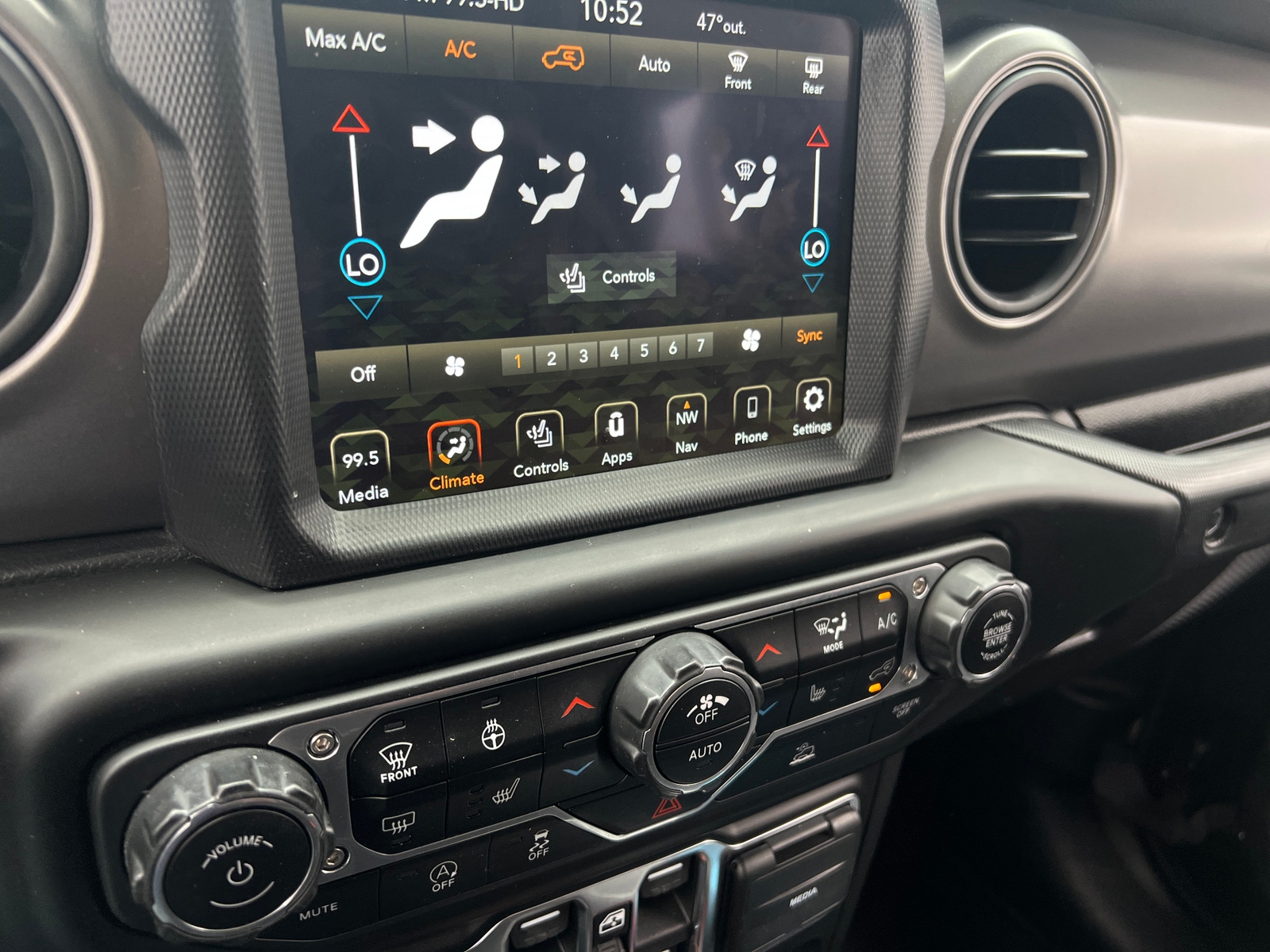 Thumbnail: 2022 Jeep Wrangler - 4